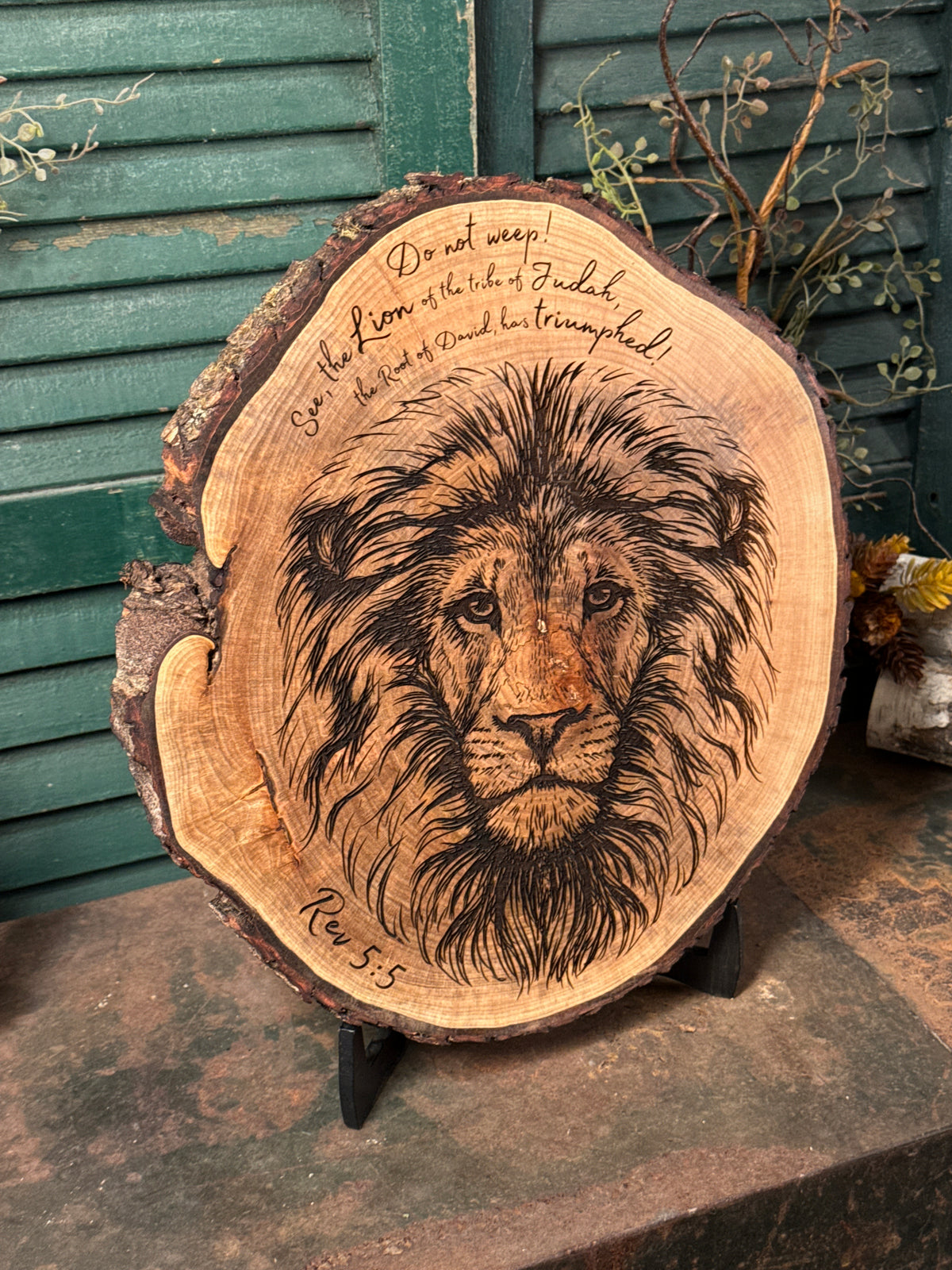 Lion of Judah / Revelations 5:5 on Maple